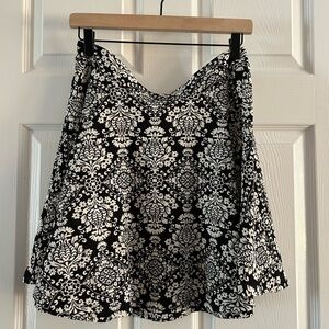 Charming Black and White Patterned Skirt